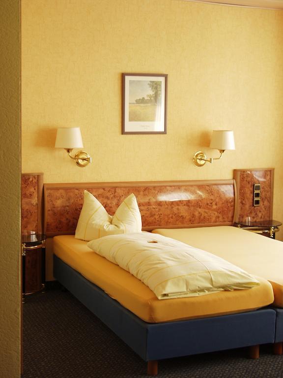 Hotel Faber - Haag Worms Zimmer foto